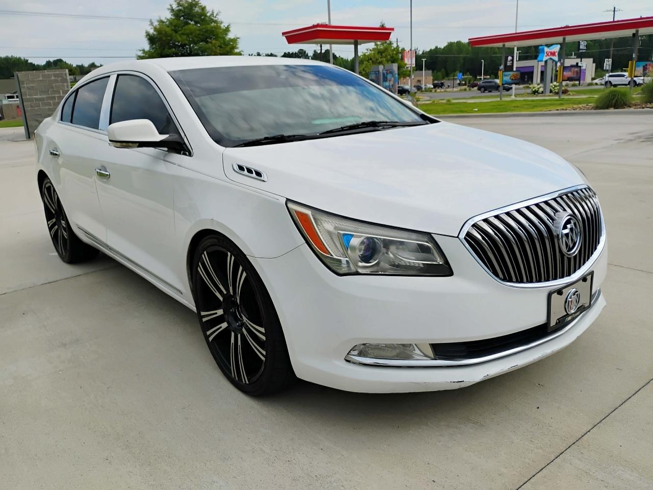Buick LaCrosse 4dr Sdn Leather FWD 2015