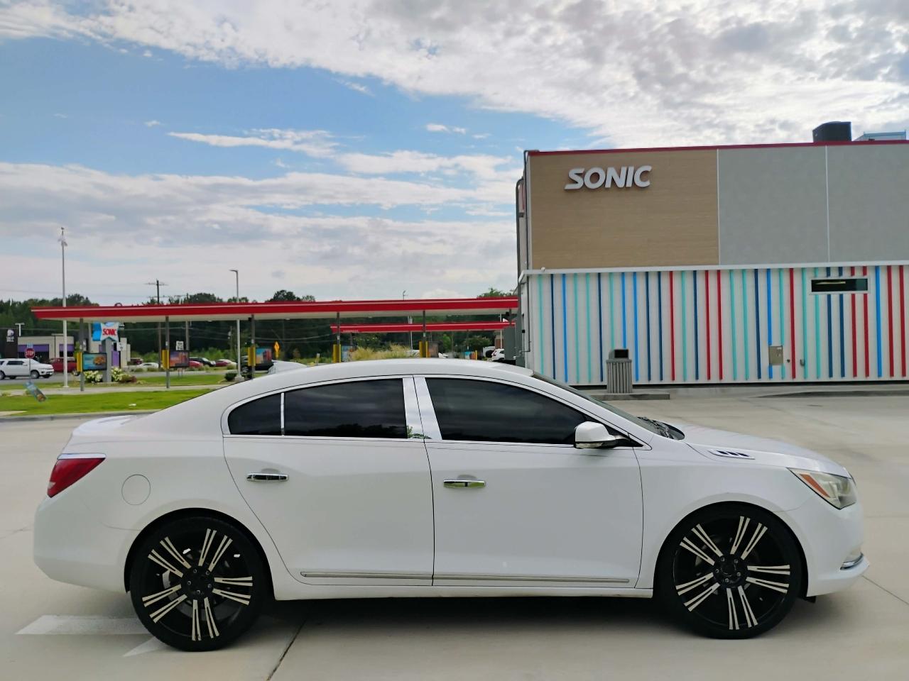 Buick LaCrosse 4dr Sdn Leather FWD 2015