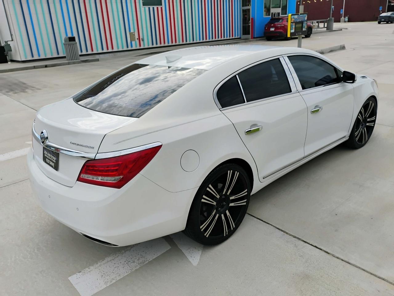 Buick LaCrosse 4dr Sdn Leather FWD 2015