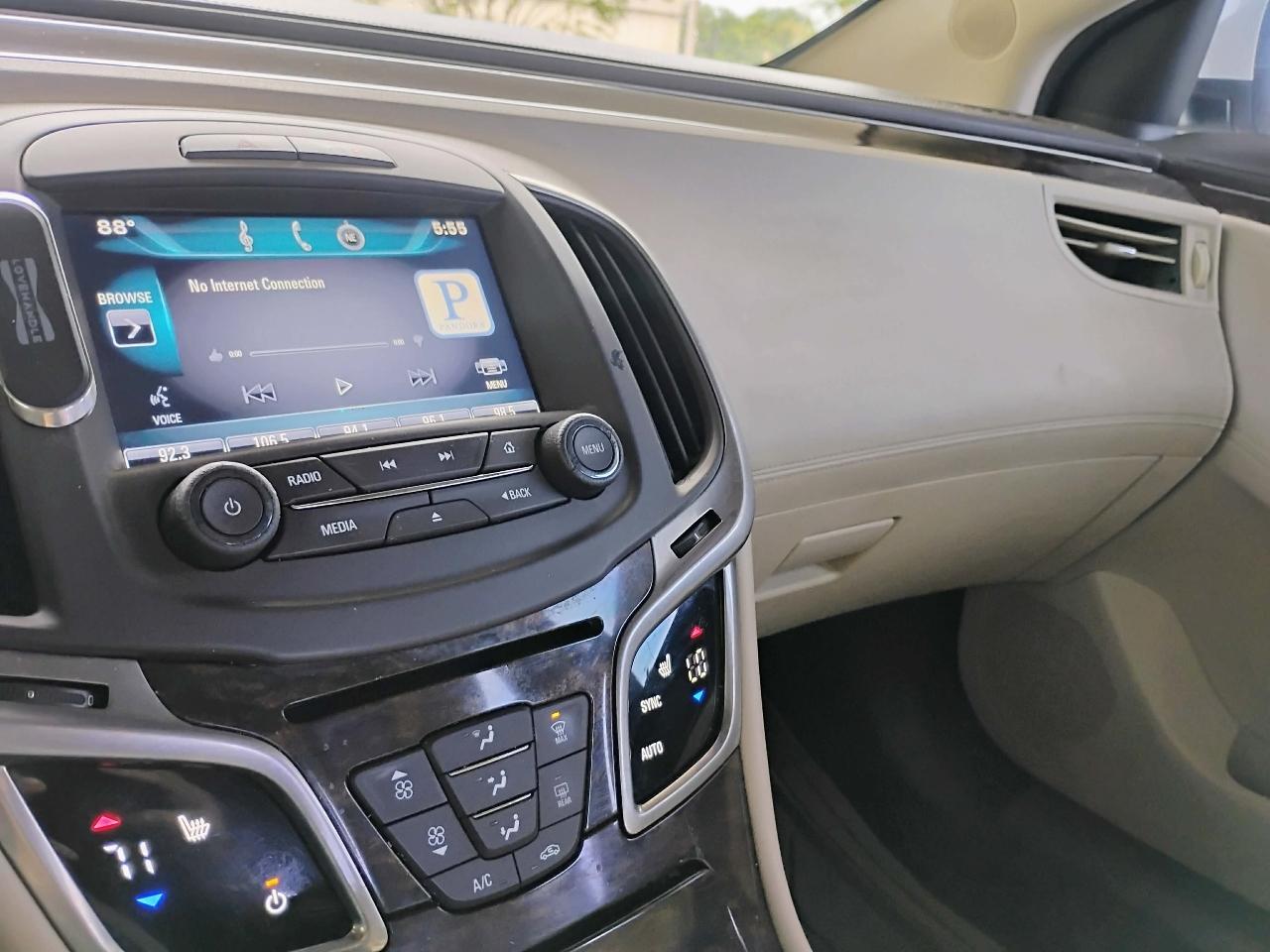 Buick LaCrosse 4dr Sdn Leather FWD 2015