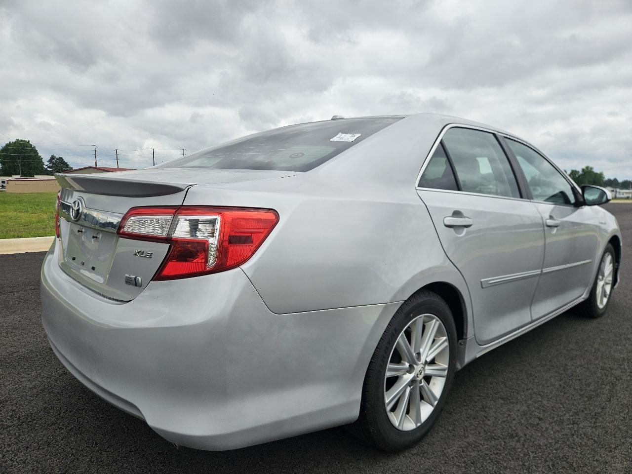 Toyota Camry Hybrid 4dr Sdn XLE (Natl) 2012