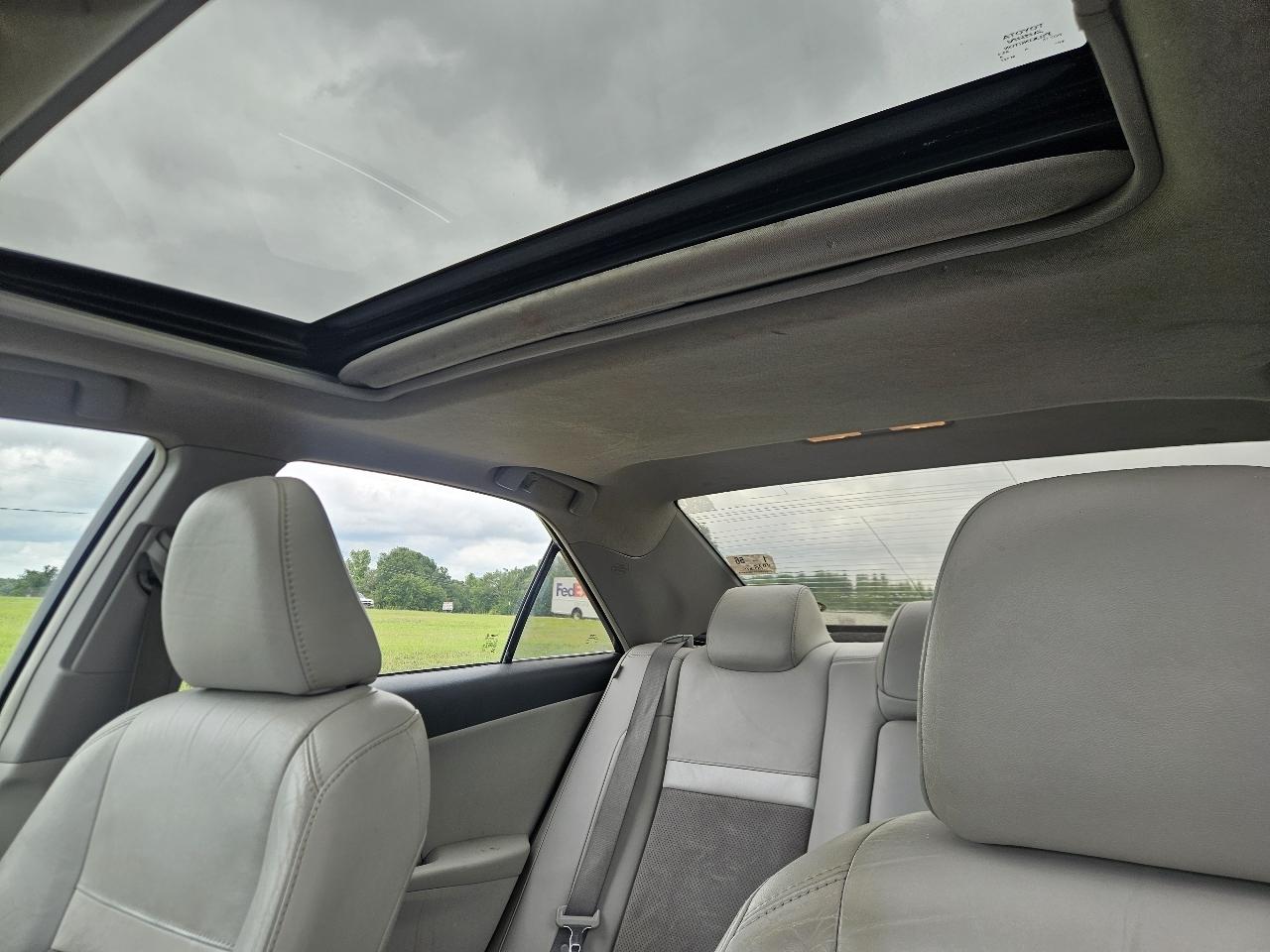 Toyota Camry Hybrid 4dr Sdn XLE (Natl) 2012
