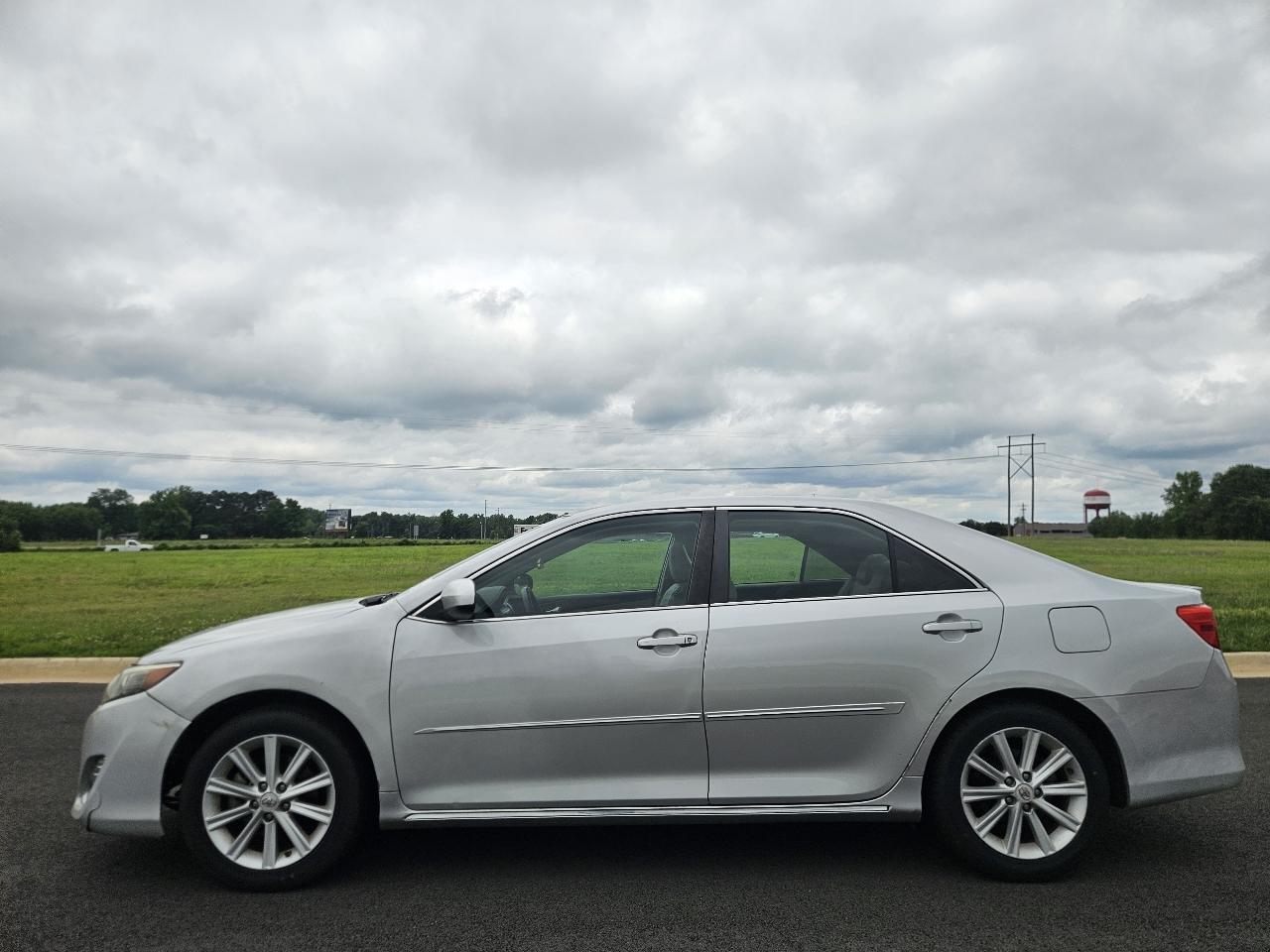 Toyota Camry Hybrid 4dr Sdn XLE (Natl) 2012