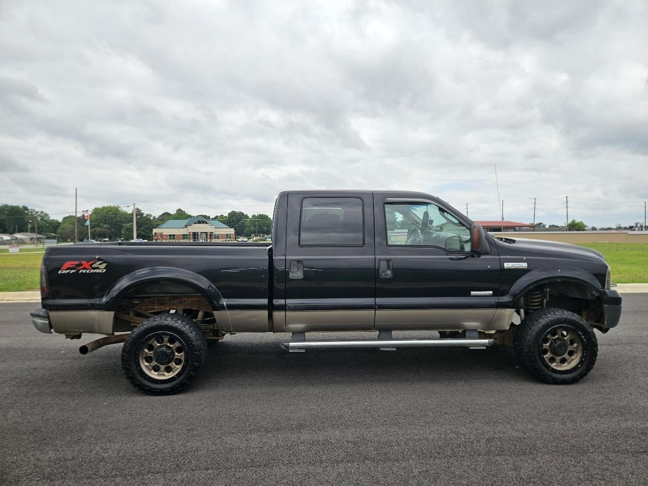 Ford Super Duty F-250 Crew Cab 156" Harley-Davidson 4WD 2005