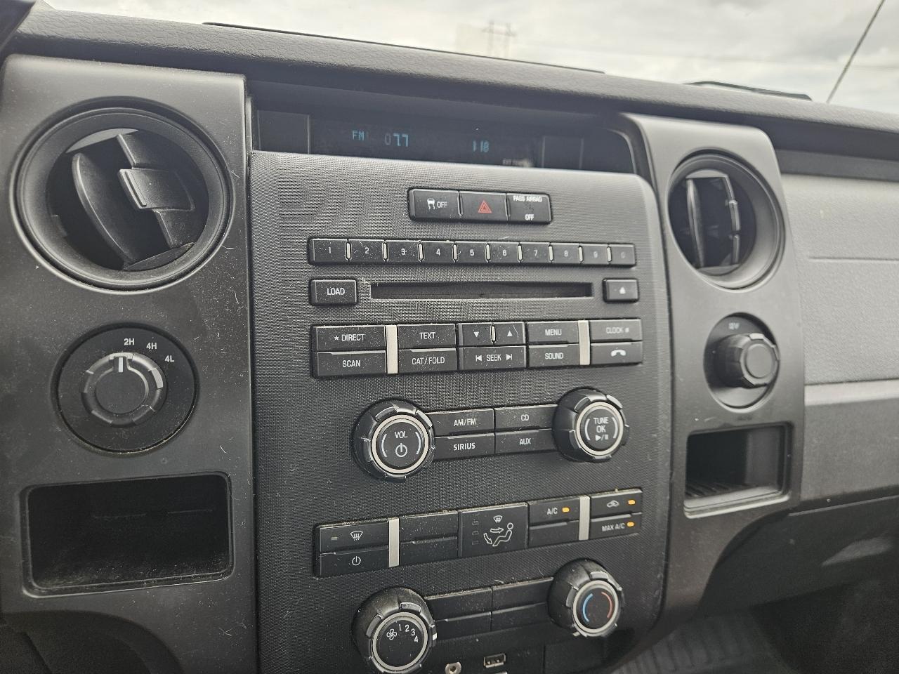 Ford F-150 4WD SuperCrew 145" Platinum 2014