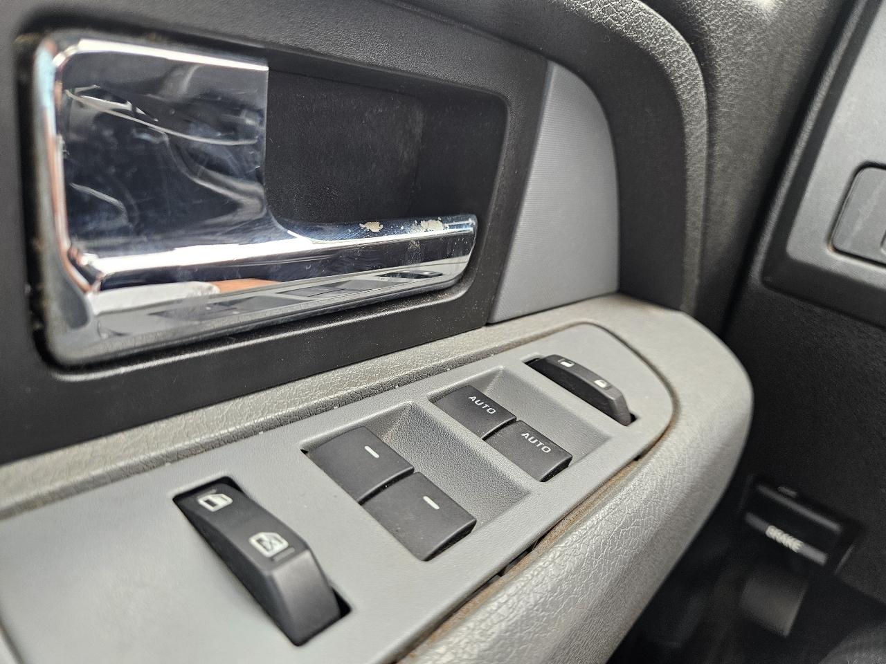Ford F-150 4WD SuperCrew 145" Platinum 2014