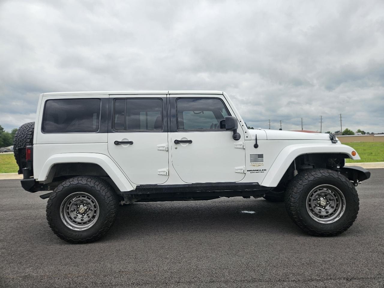 Jeep Wrangler Unlimited 4WD 4dr Sahara 2011