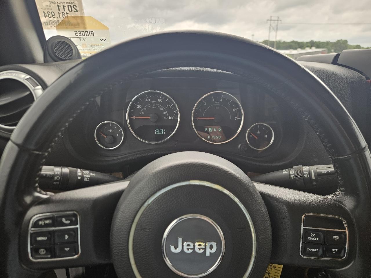 Jeep Wrangler Unlimited 4WD 4dr Sahara 2011