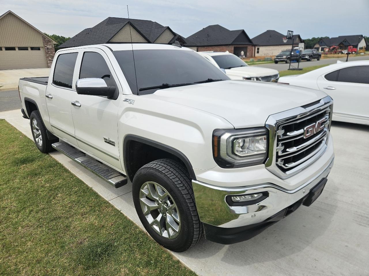 GMC Sierra 1500 4WD Crew Cab 143.5" SLT 2018