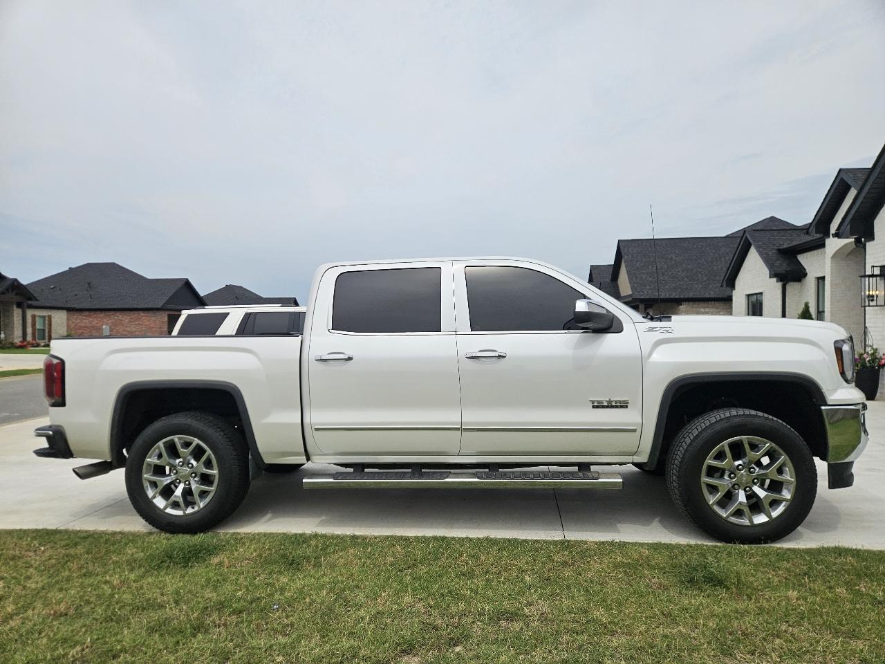 GMC Sierra 1500 4WD Crew Cab 143.5" SLT 2018