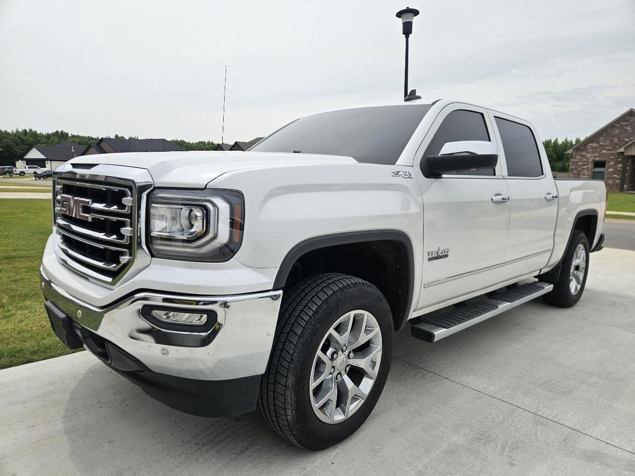 GMC Sierra 1500 4WD Crew Cab 143.5" SLT 2018