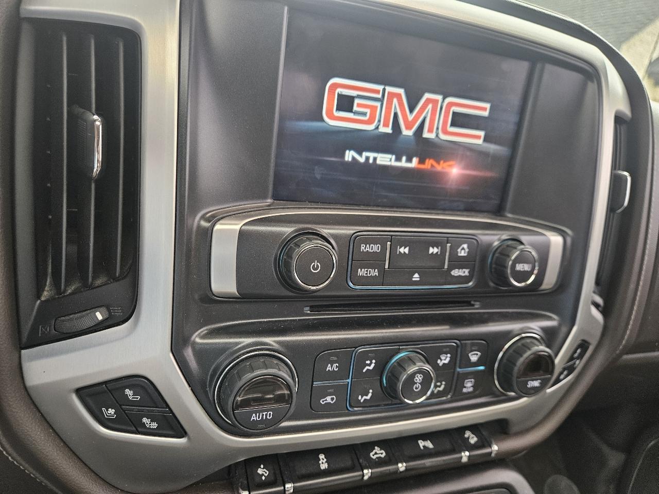 GMC Sierra 1500 4WD Crew Cab 143.5" SLT 2018