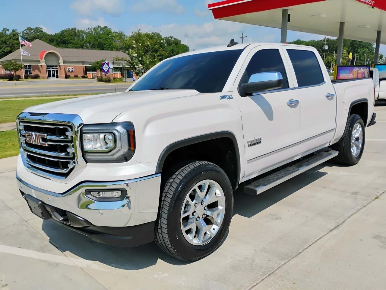 2018 GMC Sierra 4WD Crew Cab Short Box SLT's photo