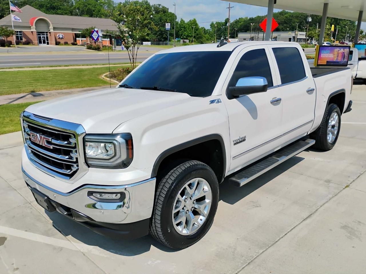 GMC Sierra 1500 4WD Crew Cab 143.5" SLT 2018