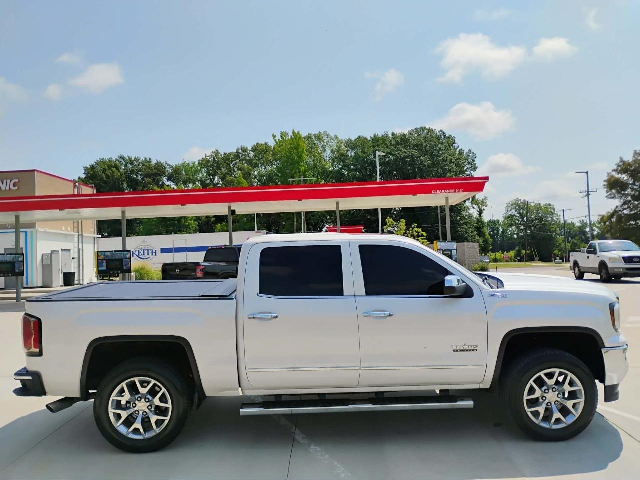 GMC Sierra 1500 4WD Crew Cab 143.5" SLT 2018