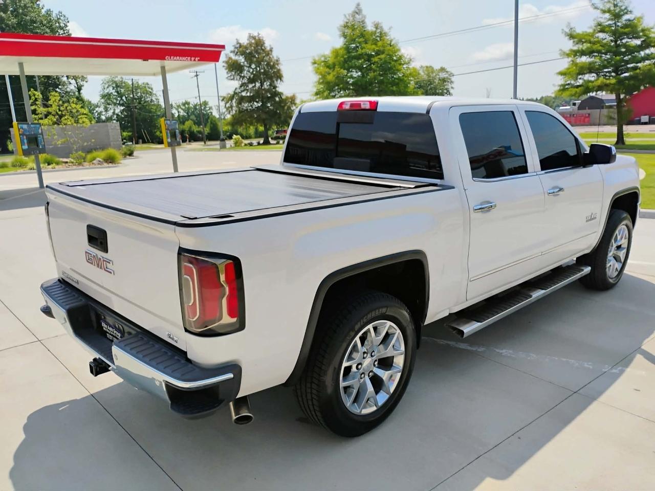 GMC Sierra 1500 4WD Crew Cab 143.5" SLT 2018