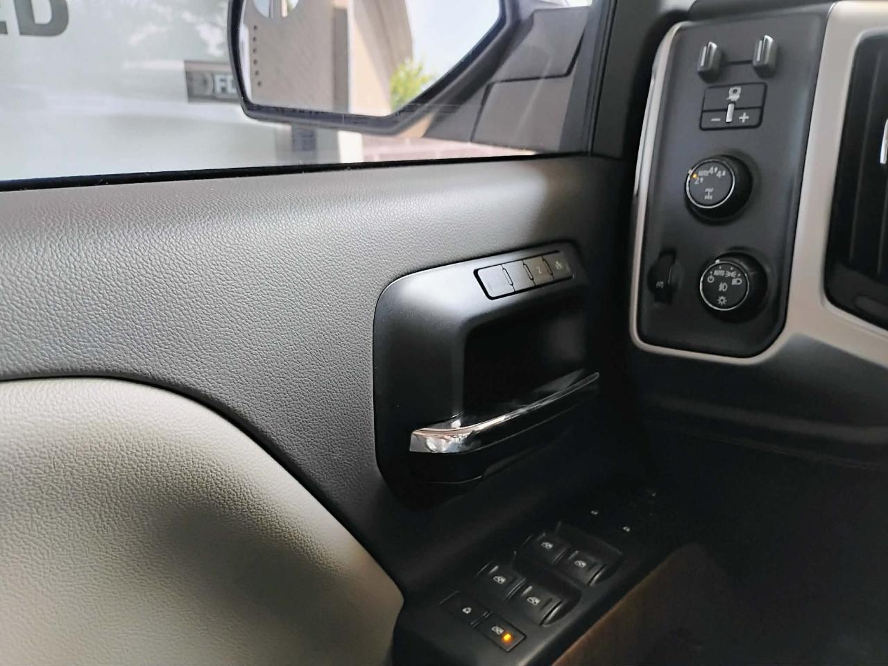 GMC Sierra 1500 4WD Crew Cab 143.5" SLT 2018