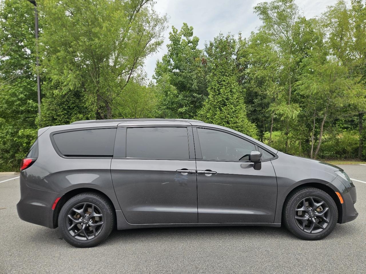 Chrysler Pacifica Touring L Plus FWD 2018