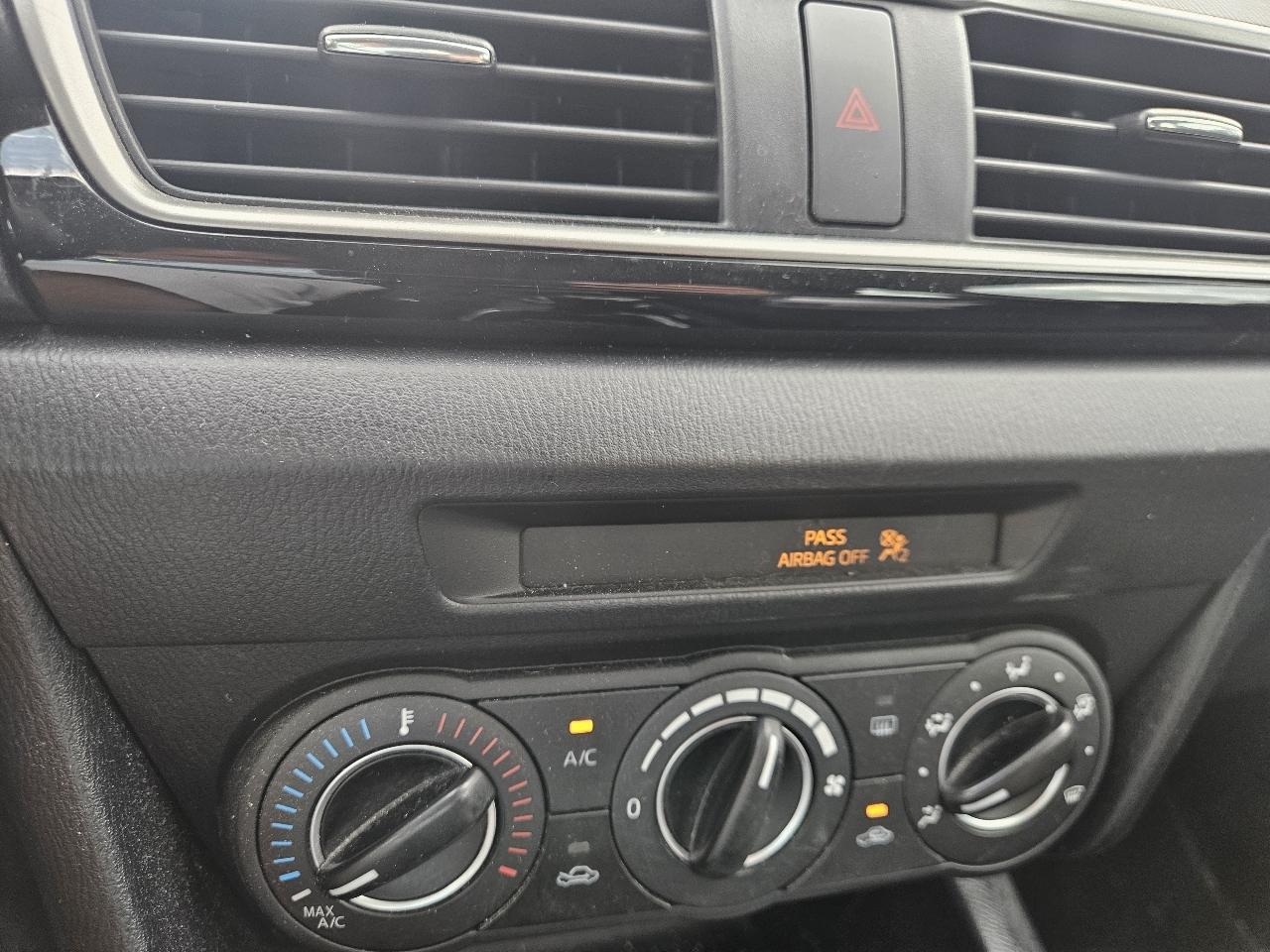 Mazda MAZDA3 5dr HB Man i Touring 2015
