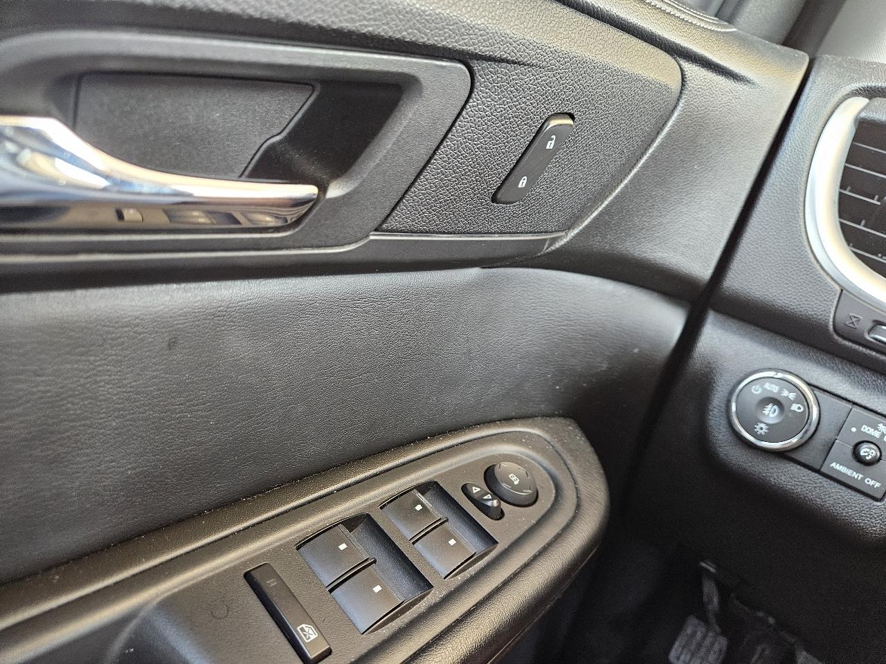 Chevrolet Traverse FWD 4dr LT w/2LT 2014