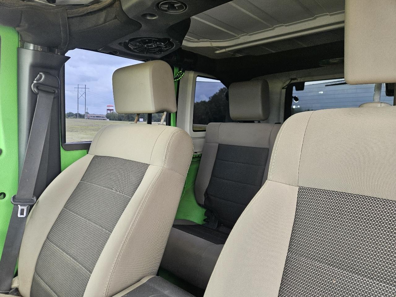 Jeep Wrangler Unlimited 4WD 4dr X 2009