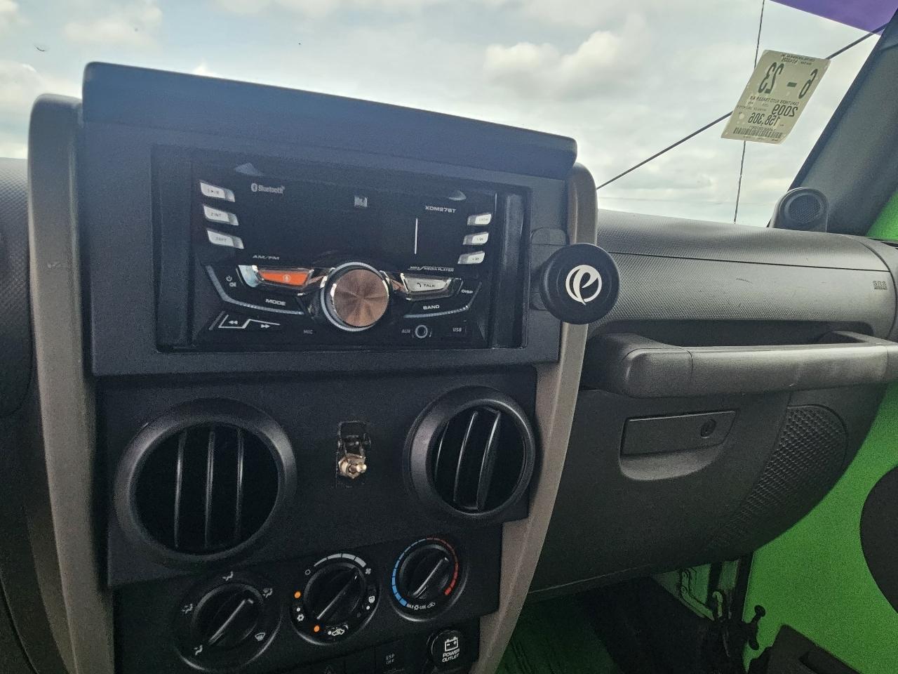 Jeep Wrangler Unlimited 4WD 4dr X 2009