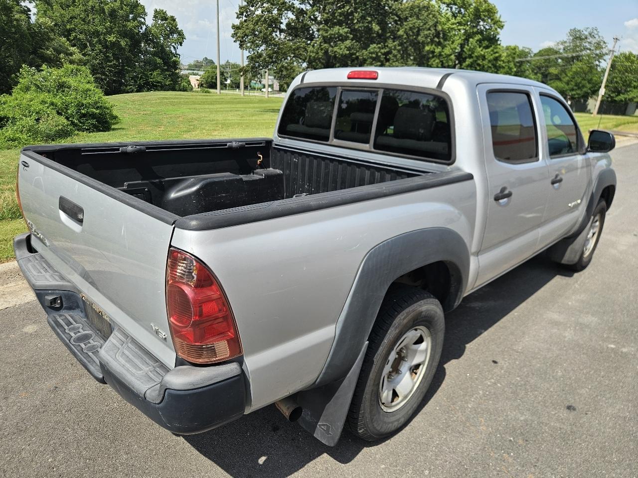Toyota Tacoma 4WD Double Cab V6 MT (Natl) 2013