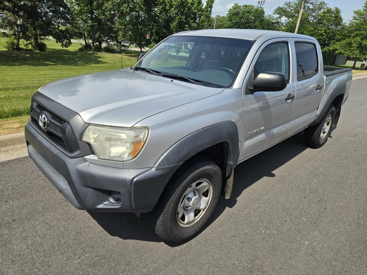 Toyota Tacoma 4WD Double Cab V6 MT (Natl) 2013