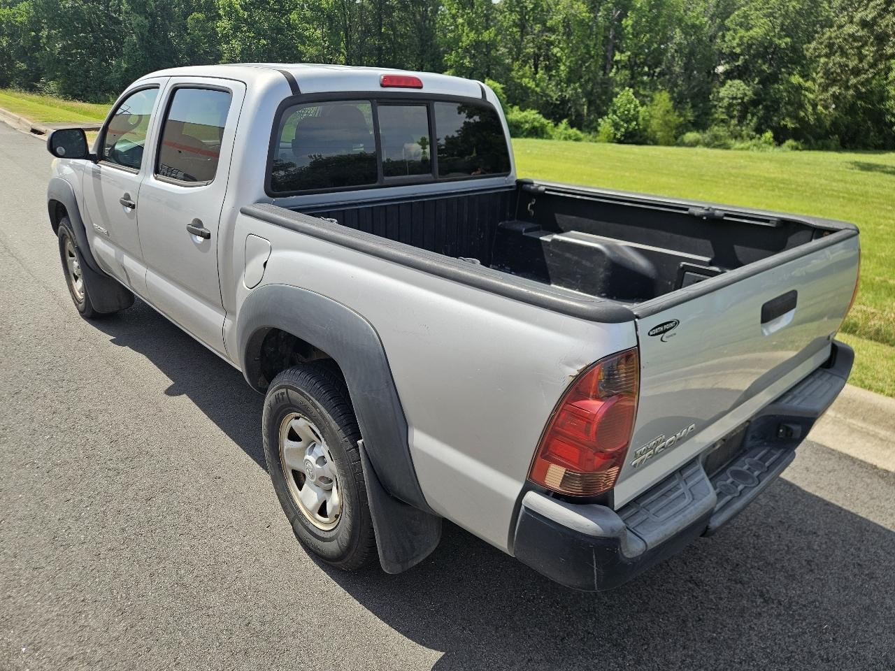 Toyota Tacoma 4WD Double Cab V6 MT (Natl) 2013