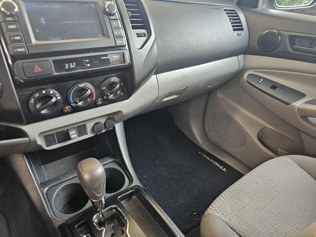Toyota Tacoma 4WD Double Cab V6 MT (Natl) 2013