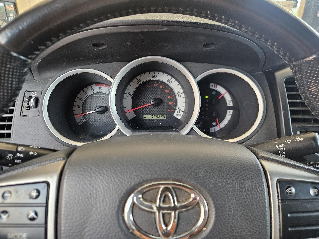 Toyota Tacoma 4WD Double Cab V6 MT (Natl) 2013