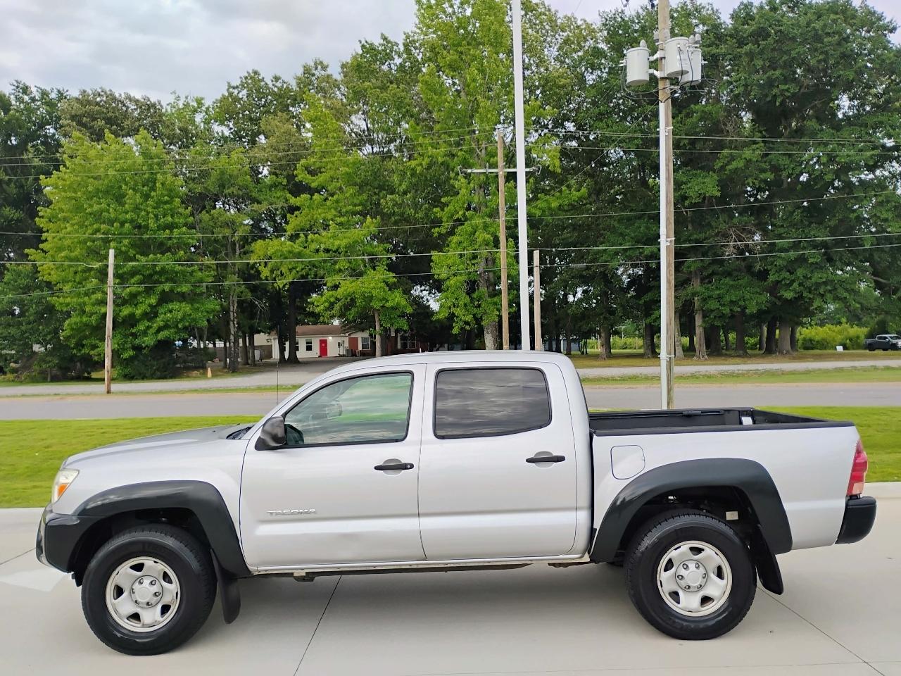 Toyota Tacoma 4WD Double Cab V6 MT (Natl) 2013