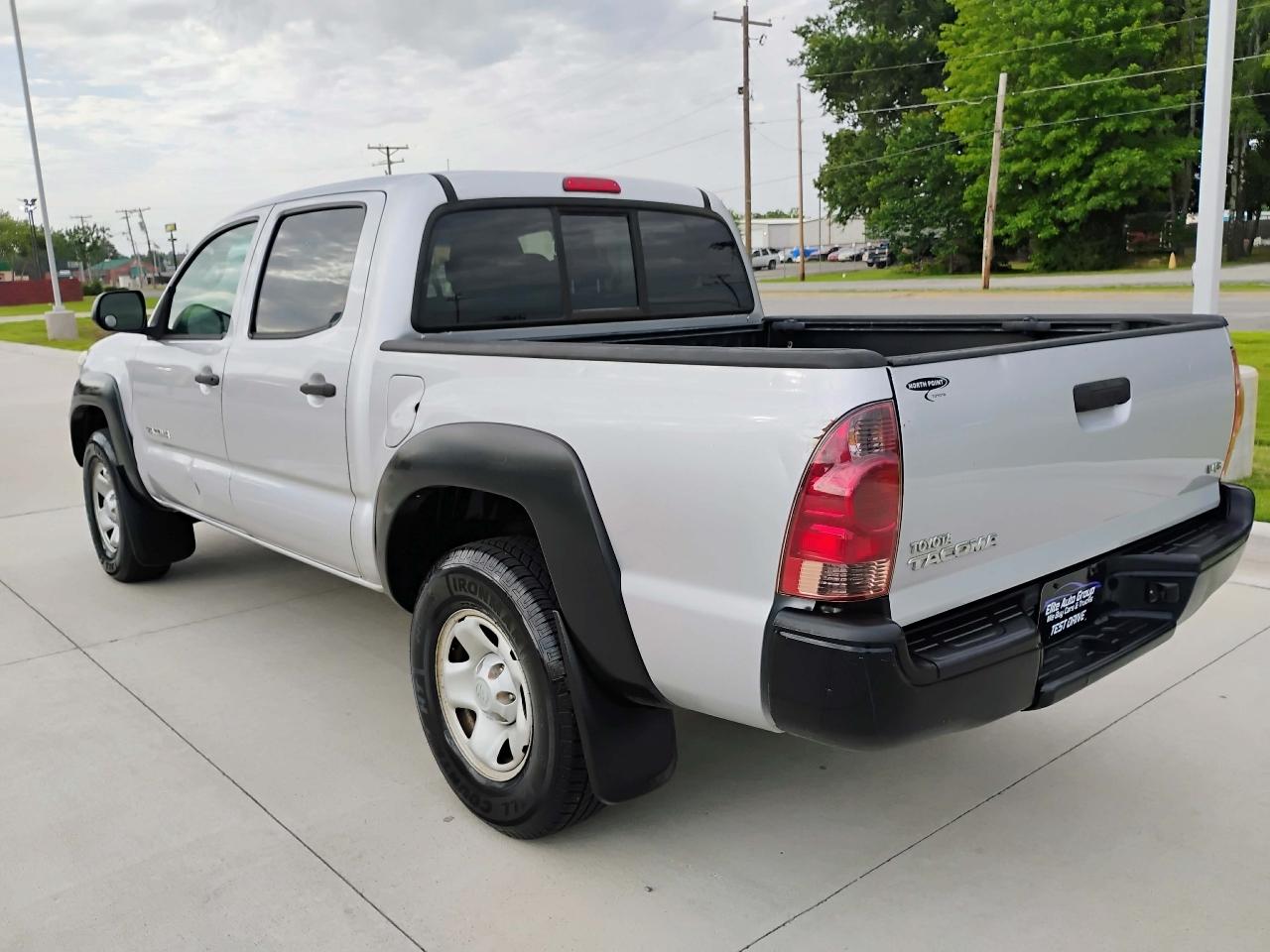 Toyota Tacoma 4WD Double Cab V6 MT (Natl) 2013