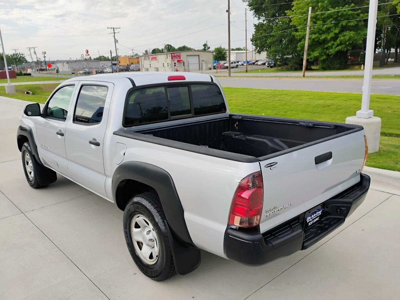 Toyota Tacoma 4WD Double Cab V6 MT (Natl) 2013
