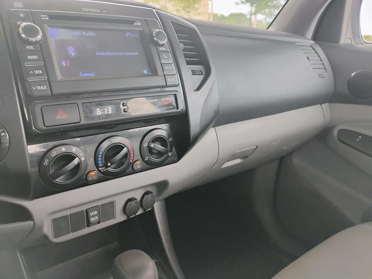 Toyota Tacoma 4WD Double Cab V6 MT (Natl) 2013
