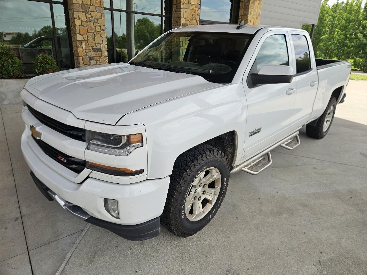 Chevrolet Silverado 1500 4WD Double Cab 143.5" LT w/2LT 2017