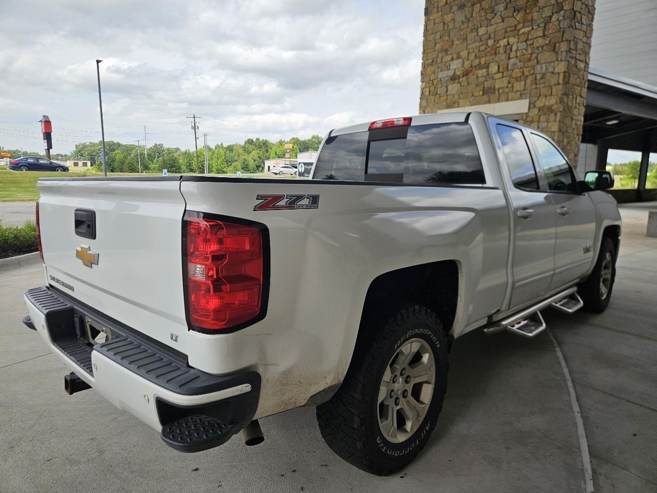 Chevrolet Silverado 1500 4WD Double Cab 143.5" LT w/2LT 2017