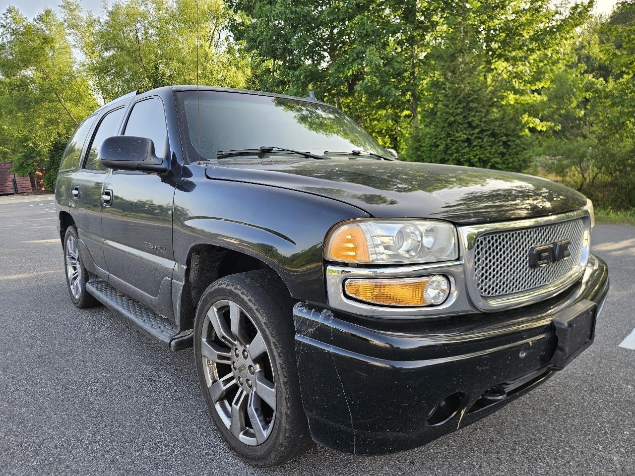GMC Yukon Denali 4dr AWD 2006
