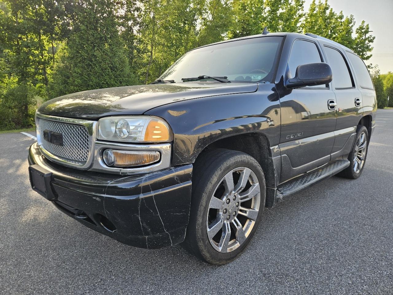 GMC Yukon Denali 4dr AWD 2006
