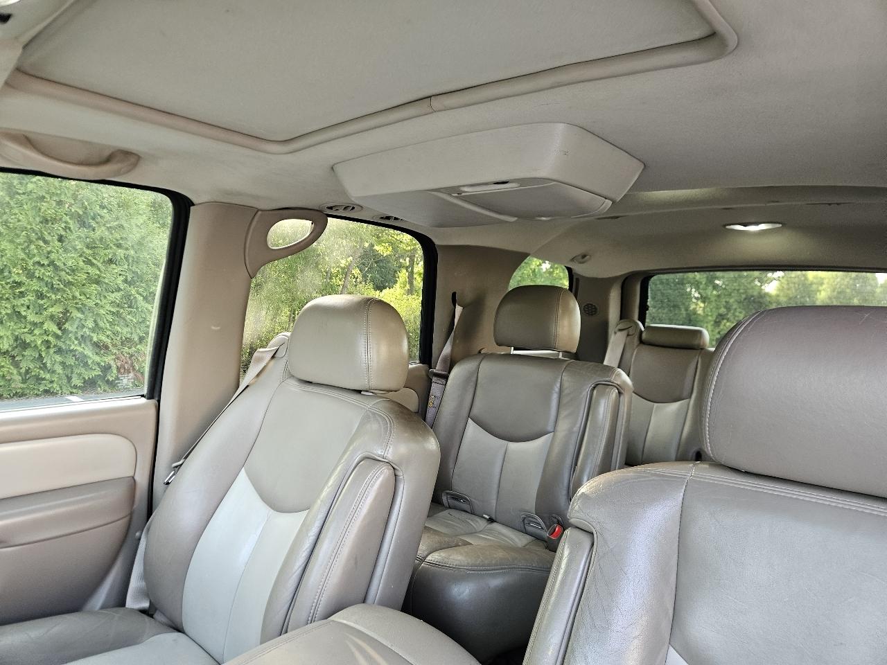 GMC Yukon Denali 4dr AWD 2006