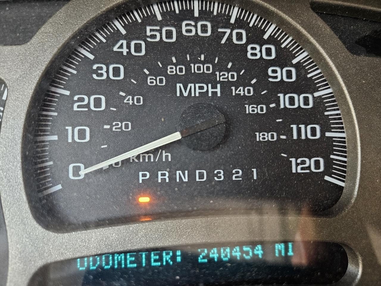 GMC Yukon Denali 4dr AWD 2006