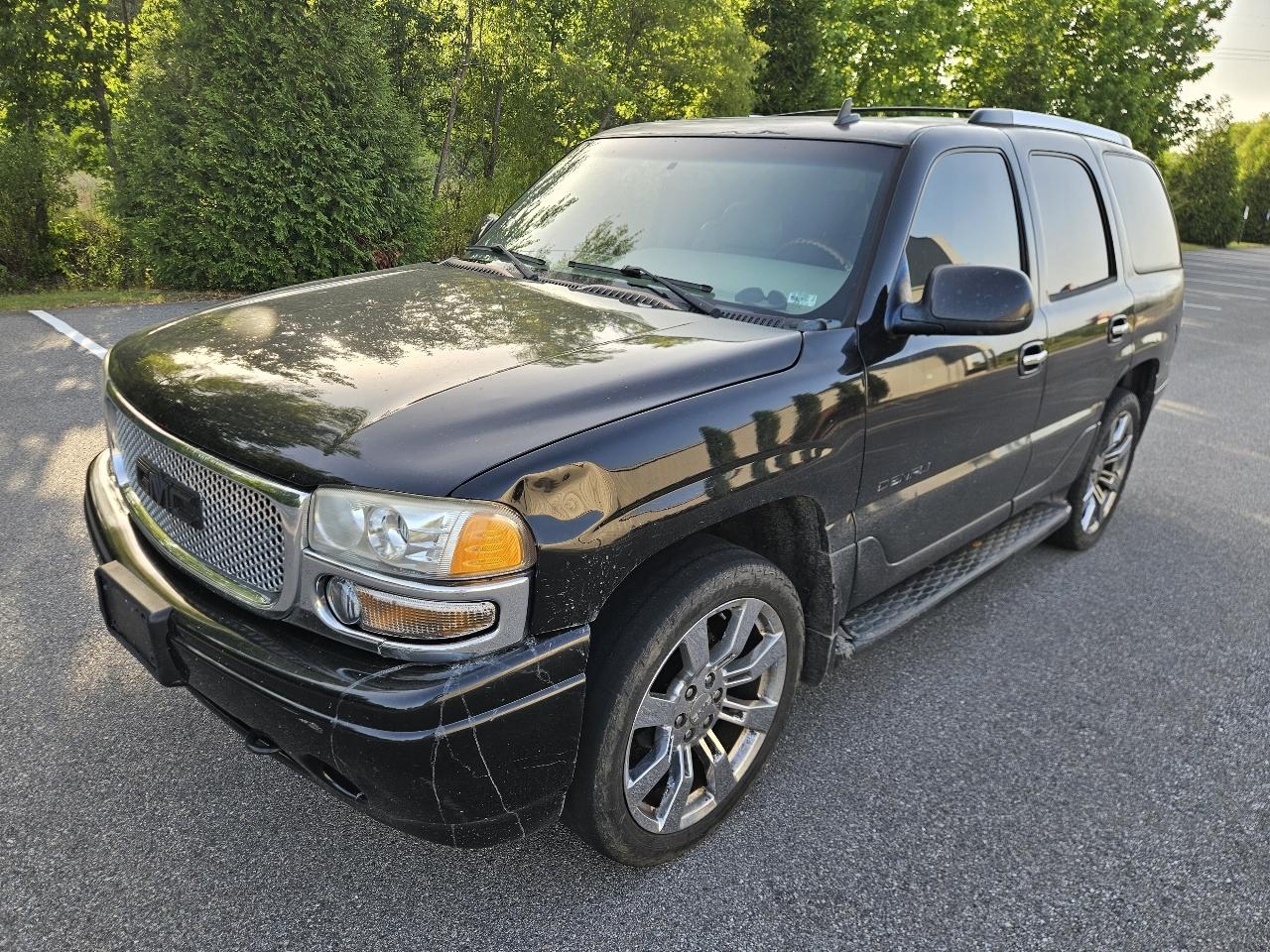 GMC Yukon Denali 4dr AWD 2006