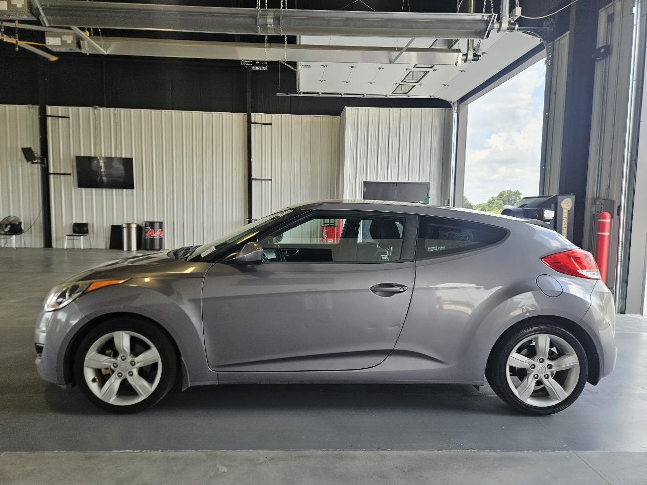 Hyundai Veloster 3dr Cpe Auto w/Black Int 2014