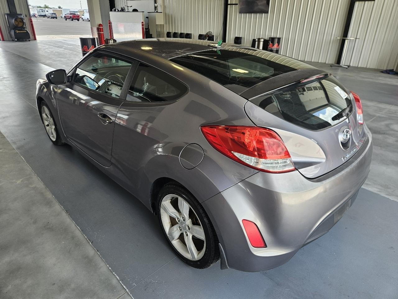 Hyundai Veloster 3dr Cpe Auto w/Black Int 2014
