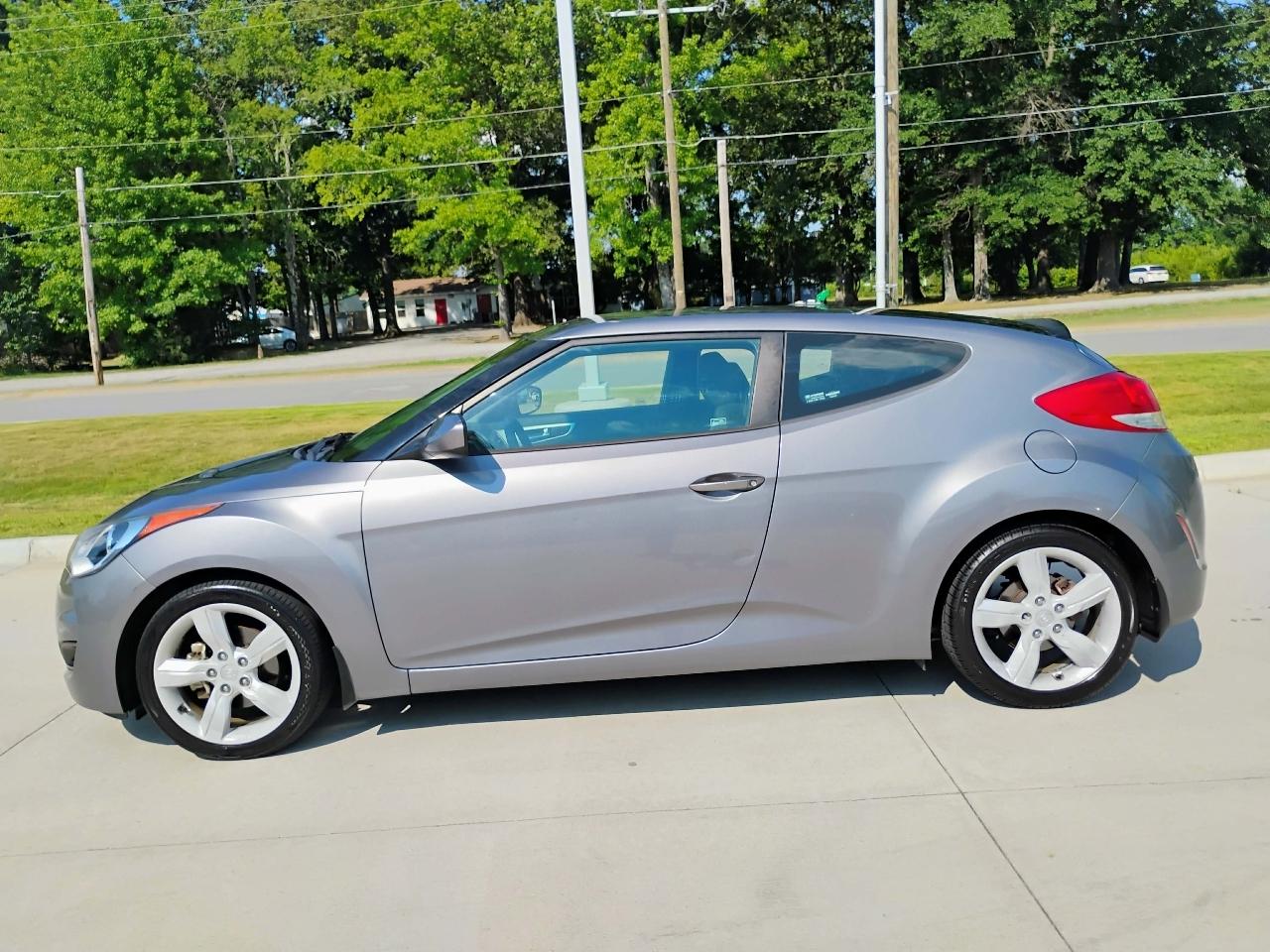 Hyundai Veloster 3dr Cpe Auto w/Black Int 2014