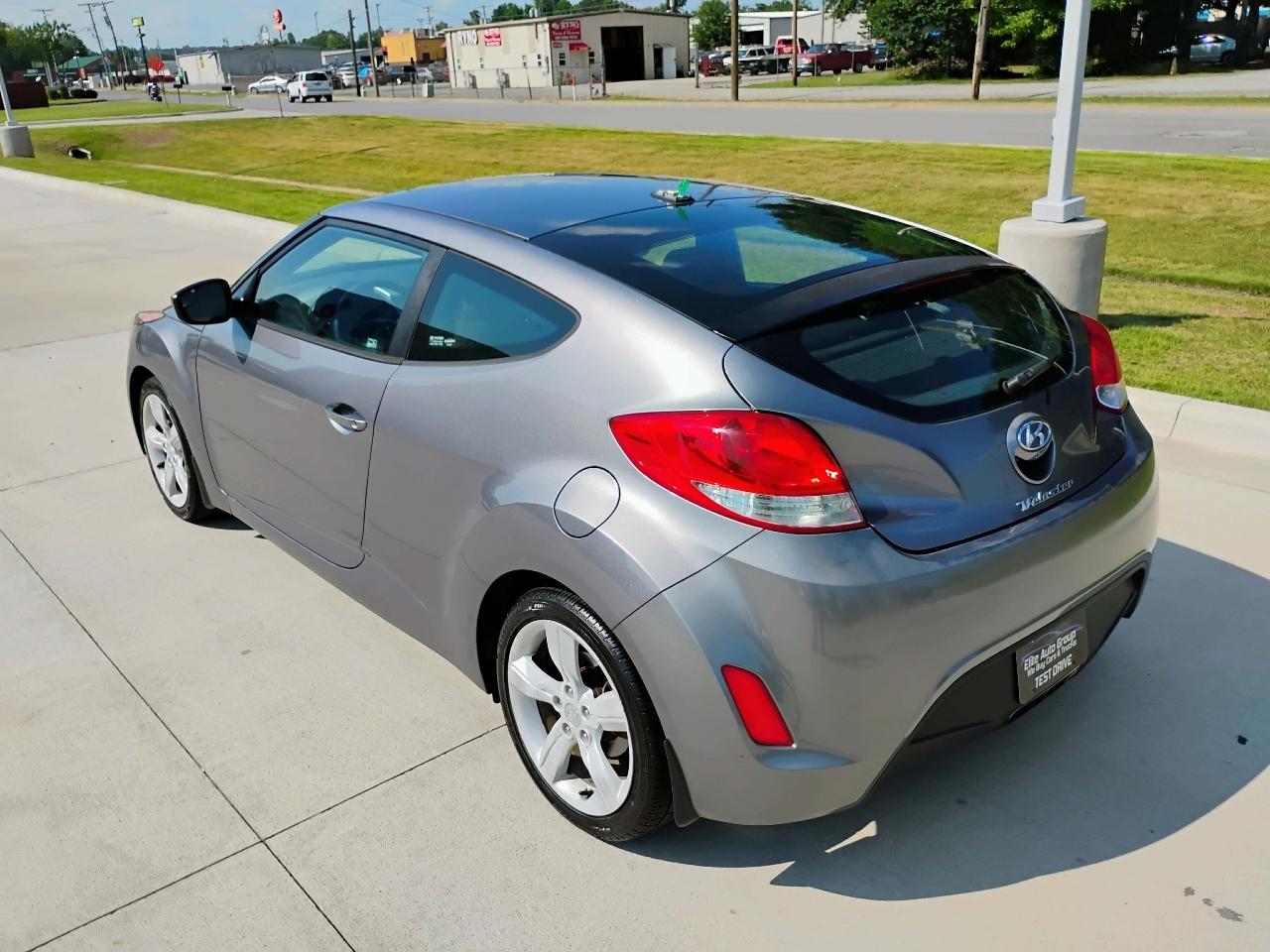 Hyundai Veloster 3dr Cpe Auto w/Black Int 2014