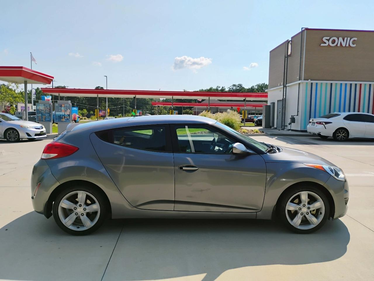Hyundai Veloster 3dr Cpe Auto w/Black Int 2014
