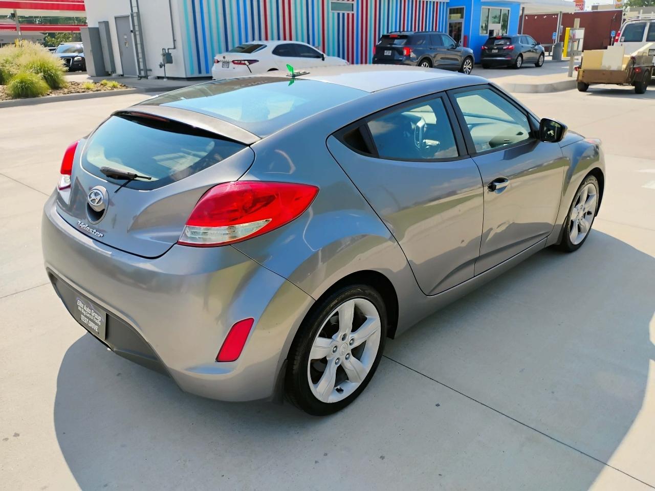 Hyundai Veloster 3dr Cpe Auto w/Black Int 2014