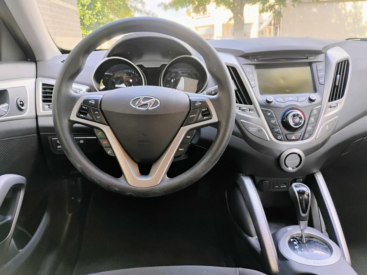 Hyundai Veloster 3dr Cpe Auto w/Black Int 2014
