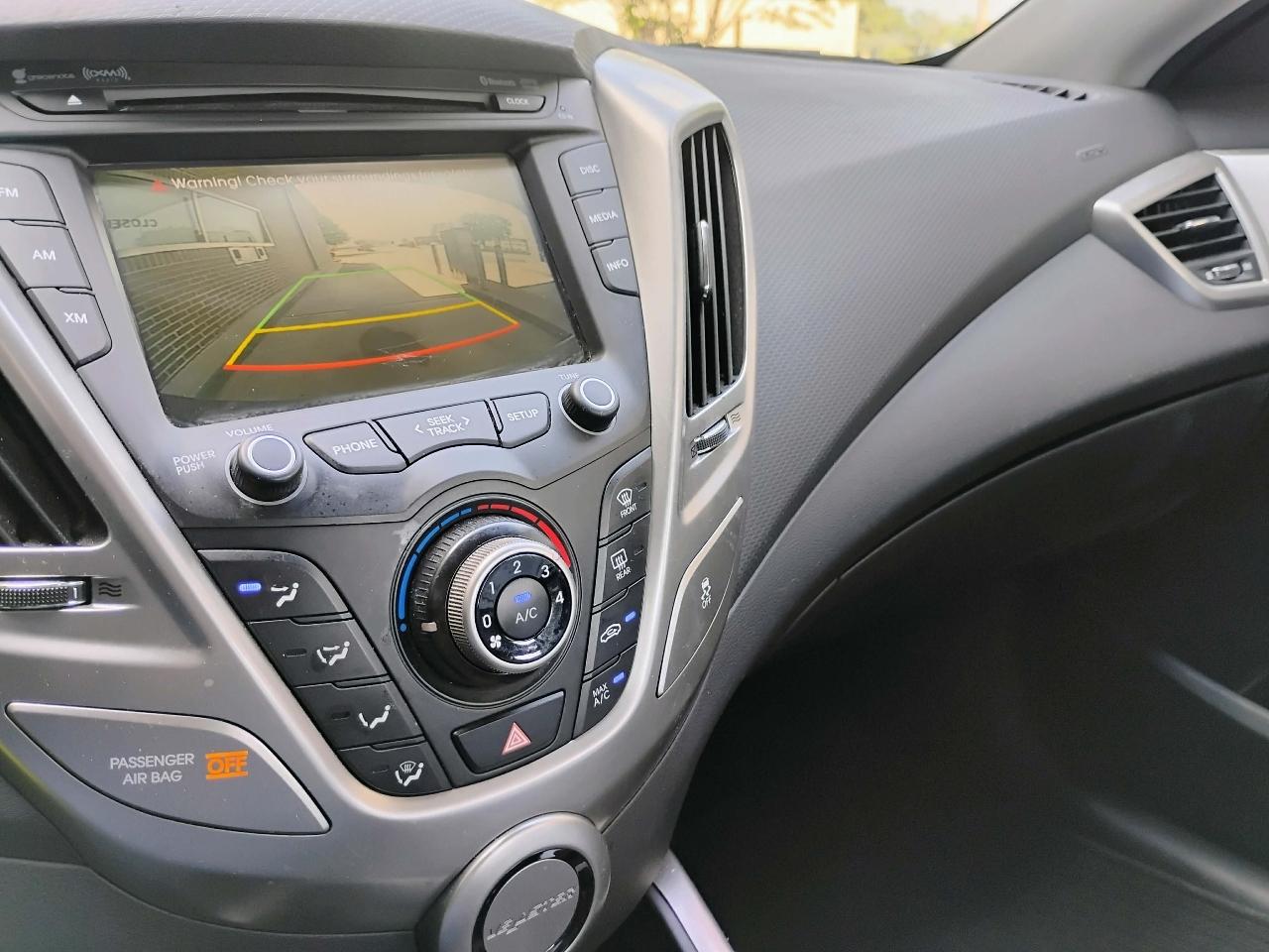 Hyundai Veloster 3dr Cpe Auto w/Black Int 2014